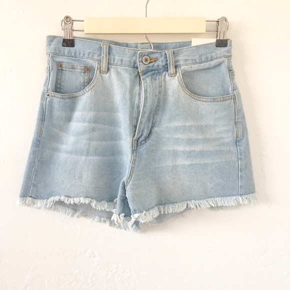 NWT Light denim shorts - Picture 4 of 7